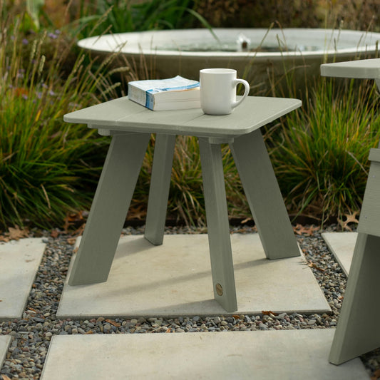 highwood Italica Modern Square Outdoor End Table 17.7-in W x 17.7-in L